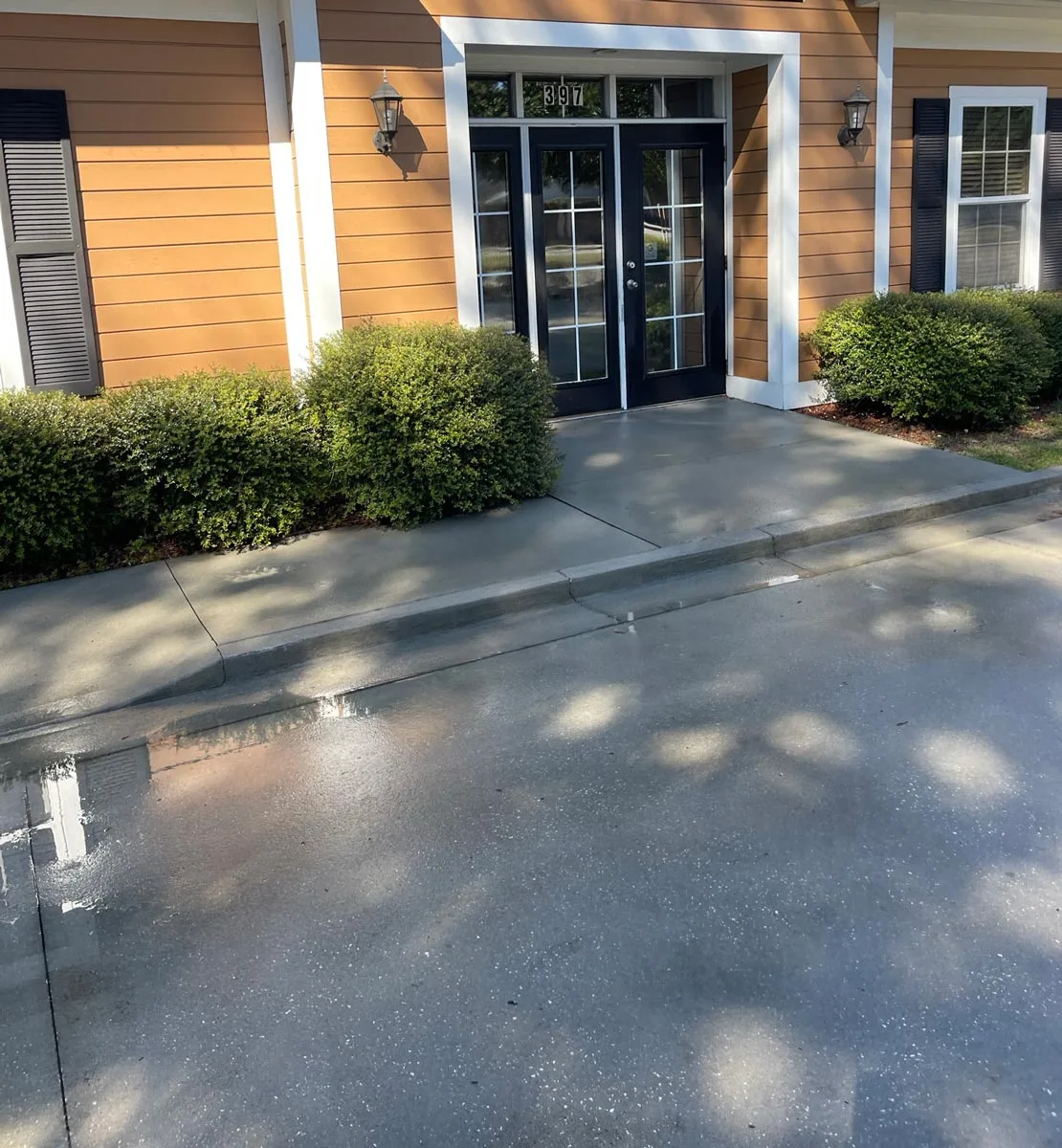 PavefixLLC-Pavement-Maintenance-Company-sidewalk-pressure-wash1